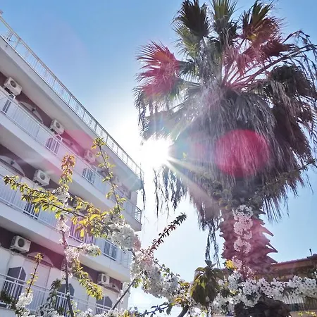 Triada Hotel