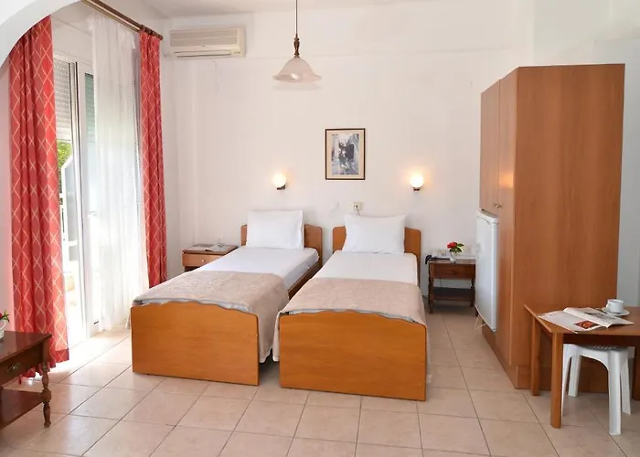 Triada يميناريا